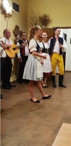 רקדני פולקלור נורווגיים בצ'כיה