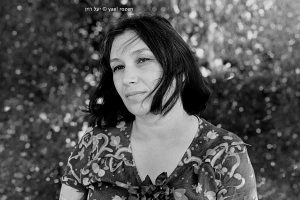 נעמי שמר בשחור לבן