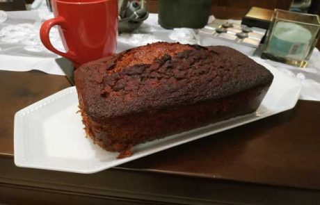 עוגת דבש עם תפוחים