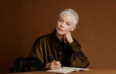 אמנות התרגום: ניווט בין העצירות,צבעים ושפע