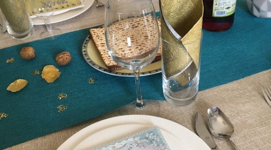 שולחן פסח- תמונה טור אריאלה