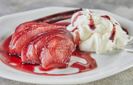 מוס שוקולד לבן עם אגסים ביין