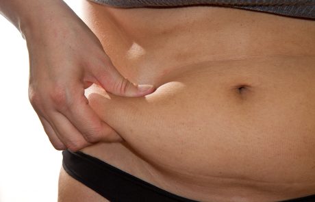 הגורמים לבטן שמנה והתועלת בפעילות גופנית