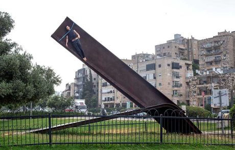גלריה אחד העם 9 הפקולטה לאמנויות – מכללת סמינר הקיבוצים היתלות / דניאל קאפ 