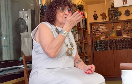 עוצרת לרגע. מסתכלת לאחור – ומתרגשת.