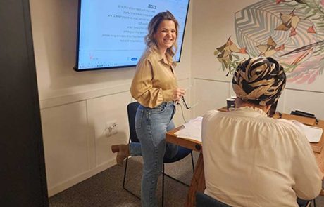 לא מספיק לסיים ללמוד: הביטחון המקצועי נבנה בשטח
