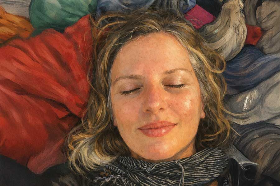 אישה עם עיניים עצומות סיגל גבאי