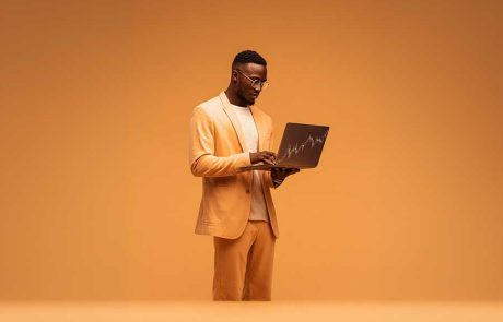 לפרוץ גבולות בשוק ההון: לצאת מאזור הנוחות בדרך לחופש כלכלי