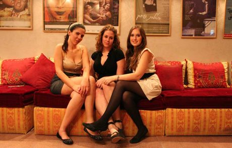 תיאטרון הסימטה: הצגות ומופעים בחודש ינואר 2026