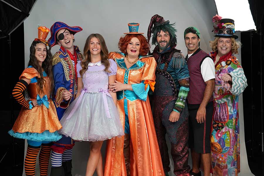 שחקנים מחופשים