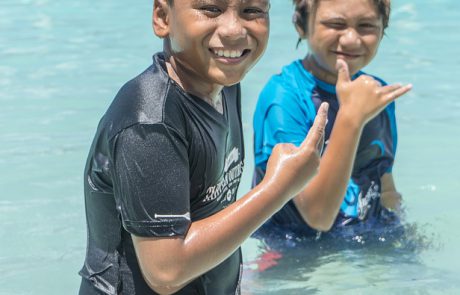 טיפול בים המלח לילדים המתמודדים עם פסוריאזיס במסגרת קייטנת ריפוי בחופש הגדול