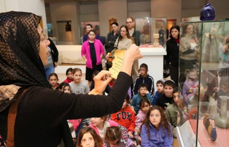 פסטיבל החנוכה המסורתי לילדים במוזיאון ארצות המקרא – בעקבות תעלומת הכד המסתורי