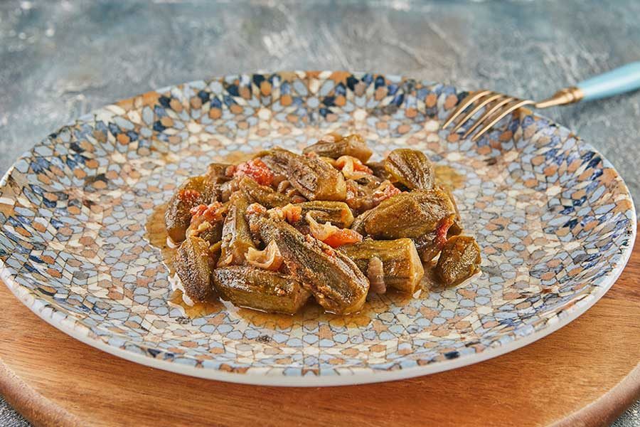 במיה בצלחת יהודית לוטואק